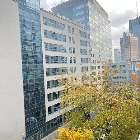 In Rondo Onz Dnf Apartmán Varšava